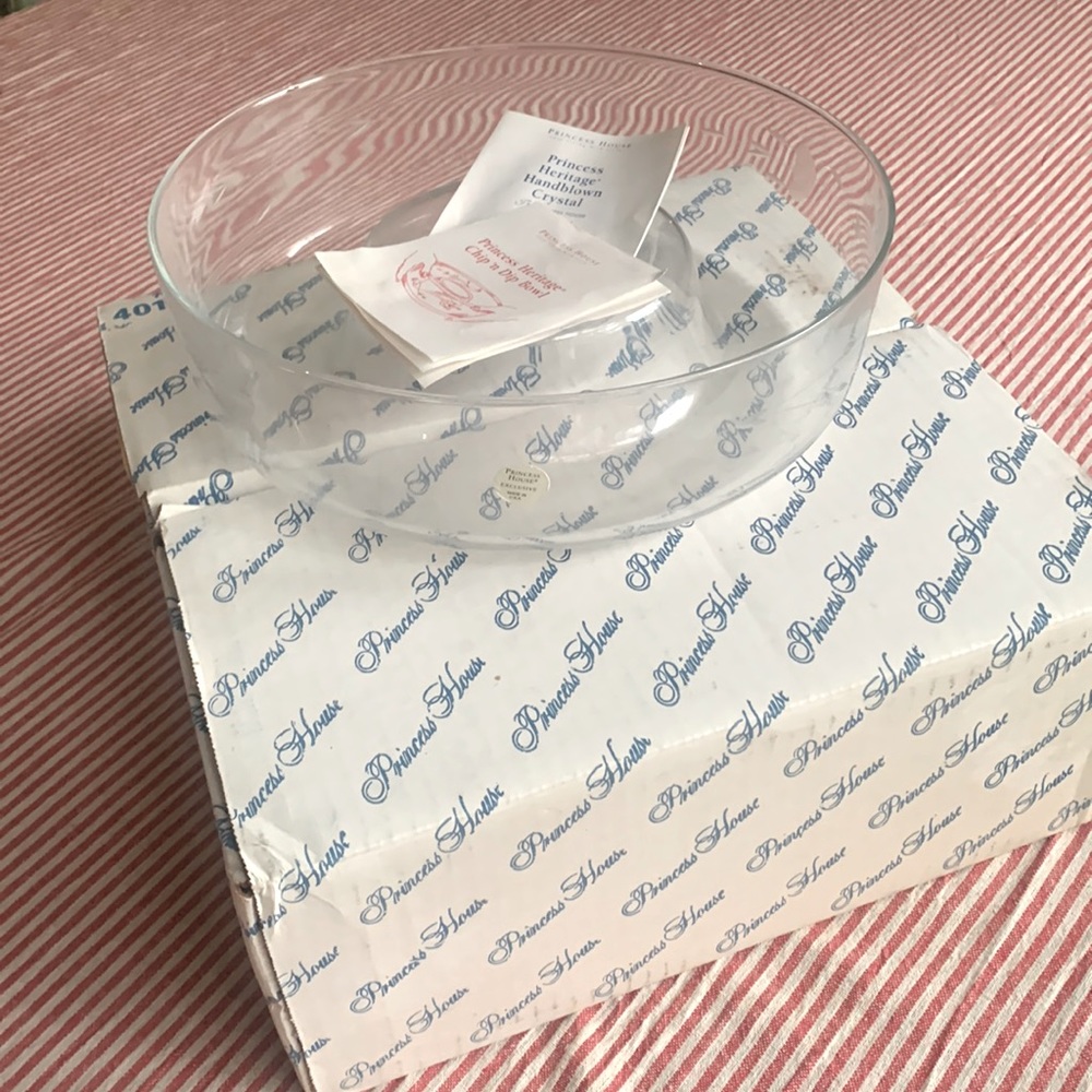 Crystal Chip “N” Dip Bowl brand new, never used.